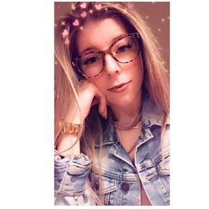 Meet your Posher, Caroline